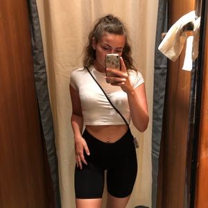 Meet your Posher, Chloe